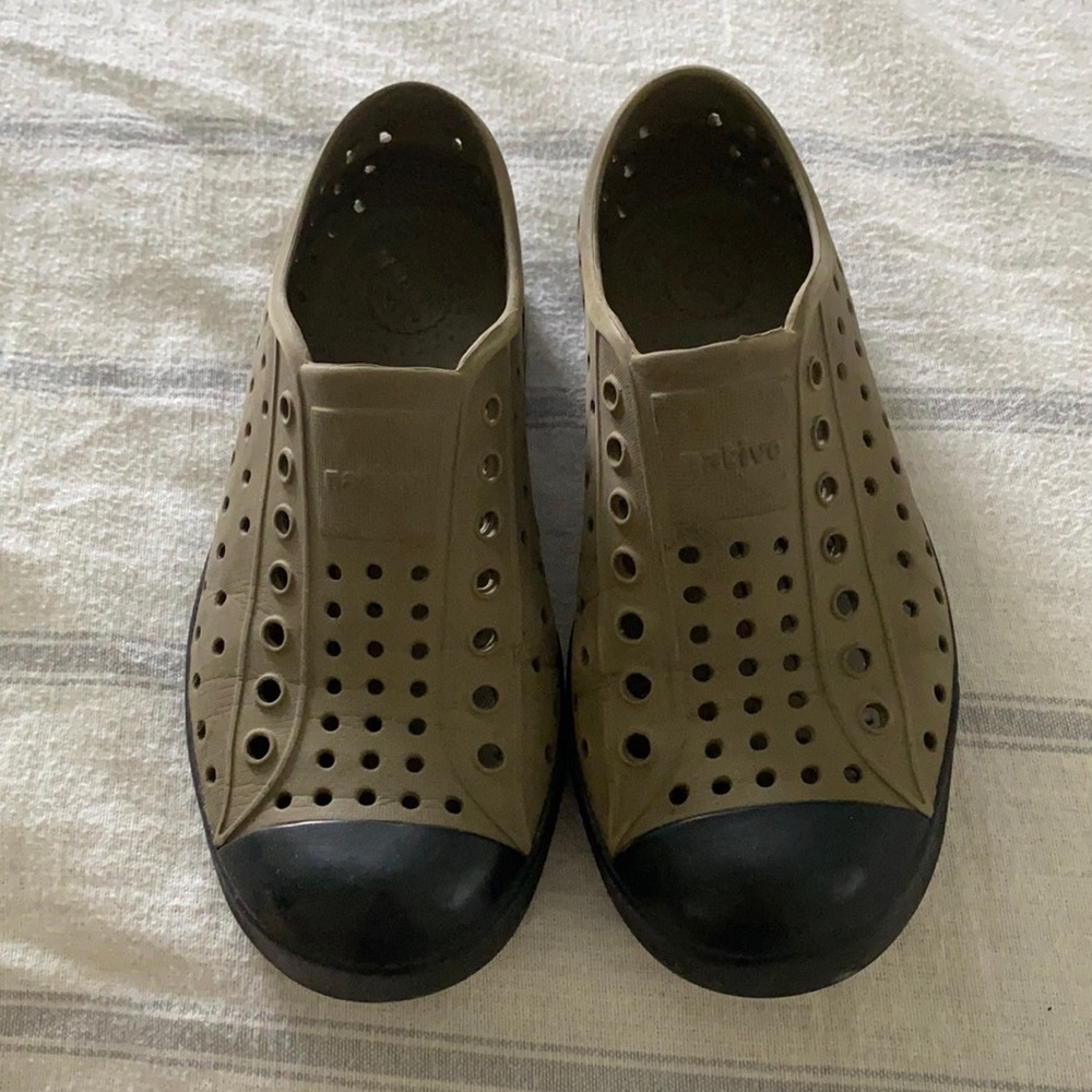 Native shoes. Size C12